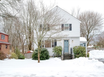 25 Kingman Ave, Mansfield, Massachusetts, 3 Bedrooms Bedrooms, 6 Rooms Rooms,2 BathroomsBathrooms,Residential,For Sale,Kingman Ave,73479843