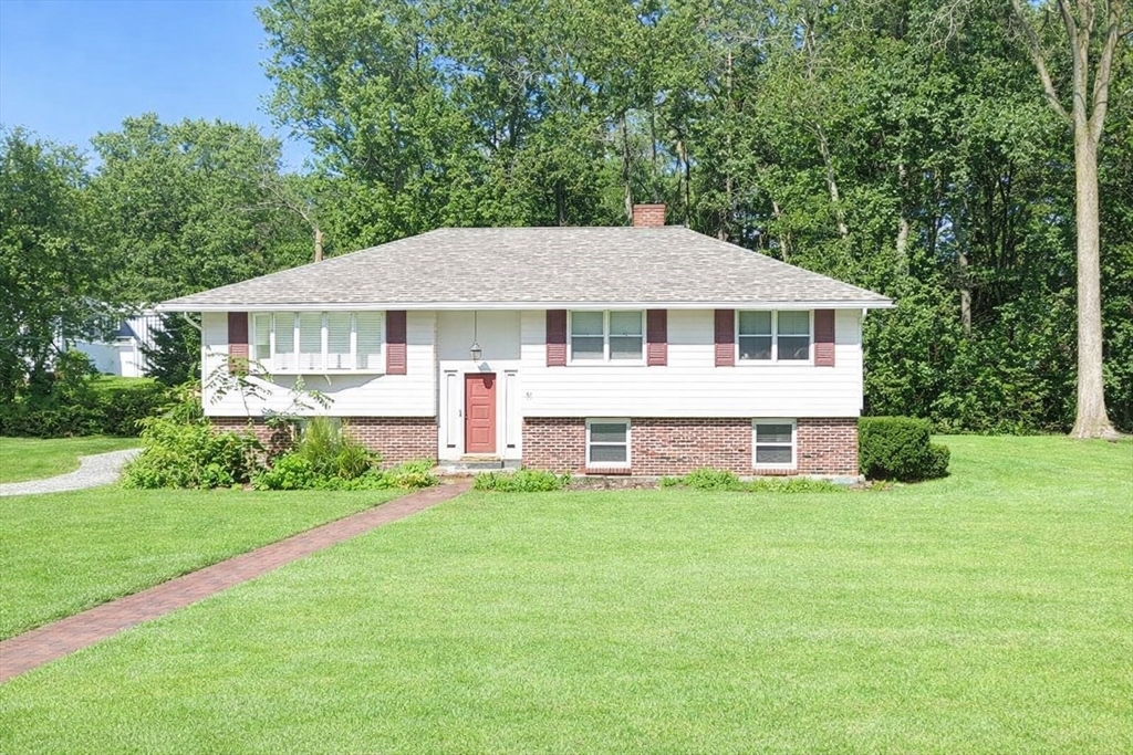 11 Rennie Dr, Andover, Massachusetts, 4 Bedrooms Bedrooms, 8 Rooms Rooms,2 BathroomsBathrooms,Residential,For Sale,Rennie Dr,73478324