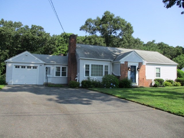 54 South Shore Drive, Springfield, Massachusetts, 3 Bedrooms Bedrooms, 7 Rooms Rooms,1.5 BathroomsBathrooms,Residential,For Sale,South Shore Drive,73447938