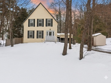 32 Summer Street, Georgetown, Massachusetts, 3 Bedrooms Bedrooms, 6 Rooms Rooms,1.5 BathroomsBathrooms,Residential,For Sale,Summer Street,73479427 32 Summer Street, Georgetown, Massachusetts, 3 Bedrooms Bedrooms, 6 Rooms Rooms,1.5 BathroomsBathrooms,Residential,For Sale,Summer Street,73479427
