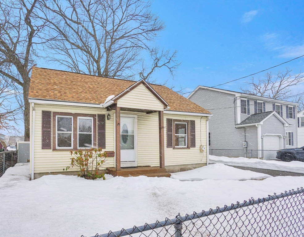 33 Drexel St, Springfield, Massachusetts, 4 Bedrooms Bedrooms, 6 Rooms Rooms,1 BathroomBathrooms,Residential,For Sale,Drexel St,73479596