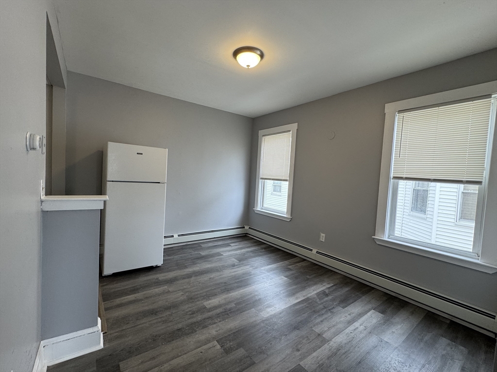 61 Vine, Lynn, Massachusetts, 2 Bedrooms Bedrooms, 4 Rooms Rooms,1 BathroomBathrooms,Residential Lease,For Rent,Vine,73472982