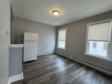 61 Vine, Lynn, Massachusetts, 2 Bedrooms Bedrooms, 4 Rooms Rooms,1 BathroomBathrooms,Residential Lease,For Rent,Vine,73472982