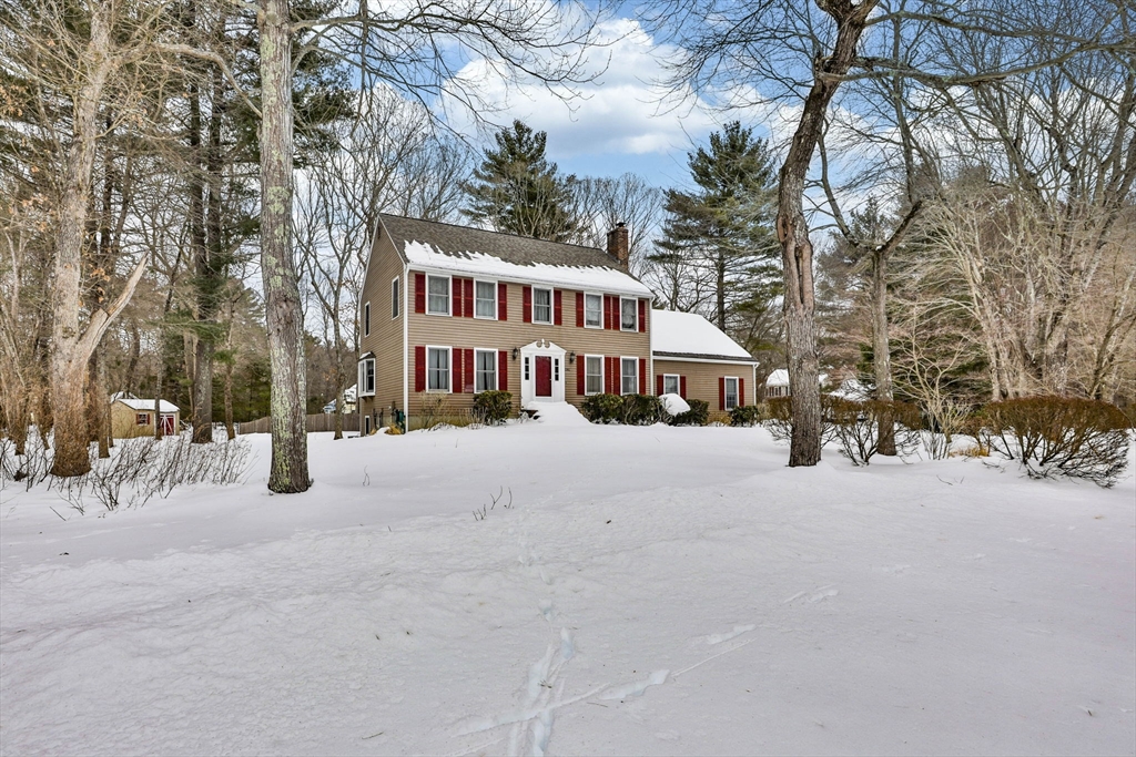 1 Deer Path, Mansfield, Massachusetts, 4 Bedrooms Bedrooms, 8 Rooms Rooms,2.5 BathroomsBathrooms,Residential,For Sale,Deer Path,73476630