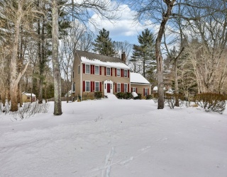 1 Deer Path, Mansfield, Massachusetts, 4 Bedrooms Bedrooms, 8 Rooms Rooms,2.5 BathroomsBathrooms,Residential,For Sale,Deer Path,73476630