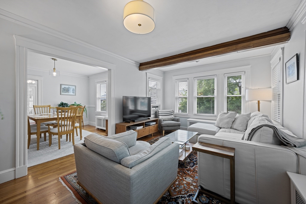 53 Warren St, Arlington, Massachusetts, 2 Bedrooms Bedrooms, 6 Rooms Rooms,1 BathroomBathrooms,Residential,For Sale,Warren St,73475988