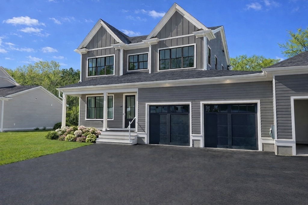 21 Country Farm Rd, Framingham, Massachusetts, 2 Bedrooms Bedrooms, 6 Rooms Rooms,2.5 BathroomsBathrooms,Residential,For Sale,Country Farm Rd,73495730