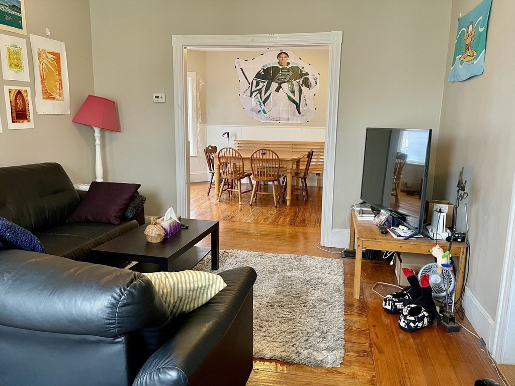 44 Orchard St, Medford, Massachusetts, 4 Bedrooms Bedrooms, 7 Rooms Rooms,1 BathroomBathrooms,Residential Lease,For Rent,Orchard St,73495731