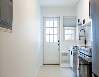 33 Hammond Pond Pkwy, Newton, Massachusetts, 2 Bedrooms Bedrooms, 5 Rooms Rooms,1 BathroomBathrooms,Residential Lease,For Rent,Hammond Pond Pkwy,73495767