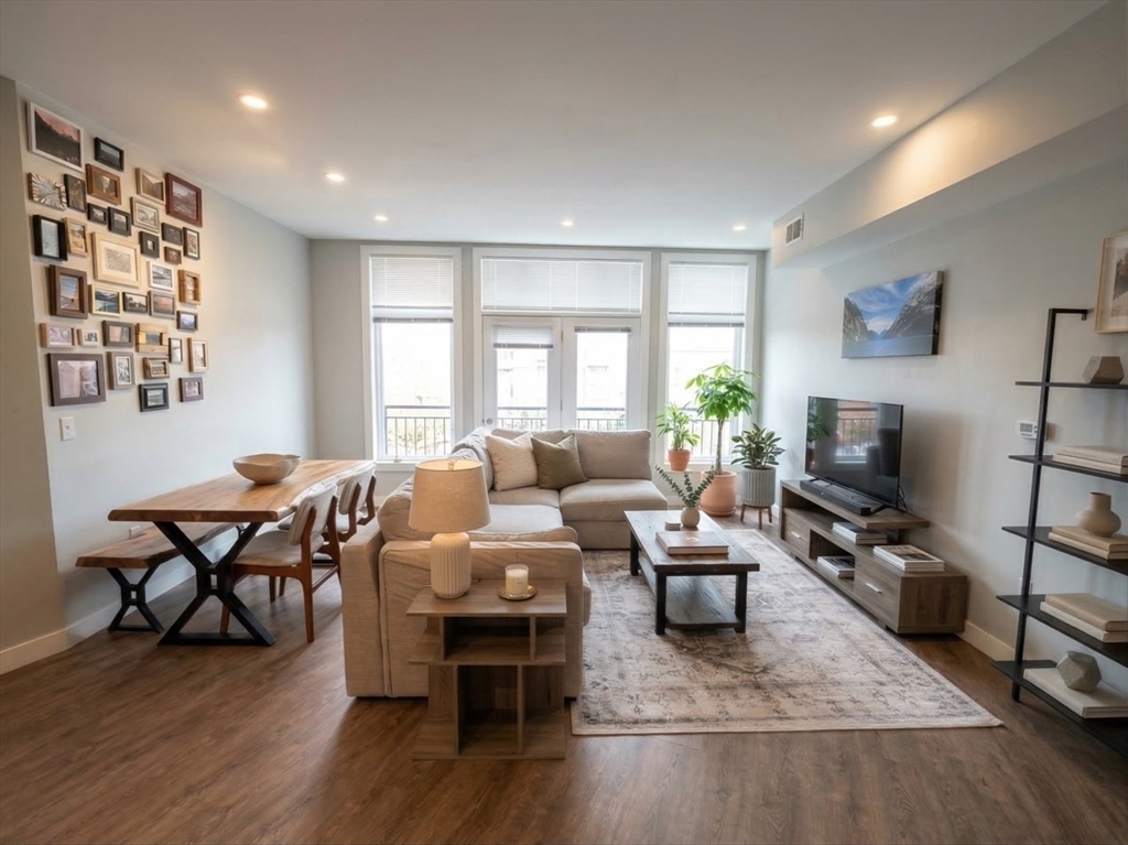 3 Ward St., Somerville, Massachusetts, 3 Bedrooms Bedrooms, 6 Rooms Rooms,2 BathroomsBathrooms,Residential Lease,For Rent,Ward St.,73495855