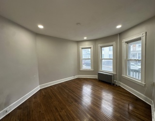 94 Lonsdale St, Boston, Massachusetts, 3 Bedrooms Bedrooms, 6 Rooms Rooms,1 BathroomBathrooms,Residential Lease,For Rent,Lonsdale St,73495856