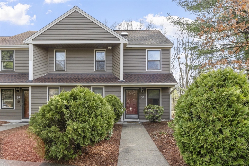 37 Drake Rd, Fitchburg, Massachusetts, 2 Bedrooms Bedrooms, 5 Rooms Rooms,1.5 BathroomsBathrooms,Residential,For Sale,Drake Rd,73495871