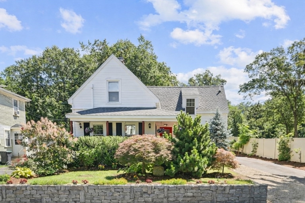 91 Speen Street, Natick, Massachusetts, 3 Bedrooms Bedrooms, 7 Rooms Rooms,1.5 BathroomsBathrooms,Residential,For Sale,Speen Street,73495798