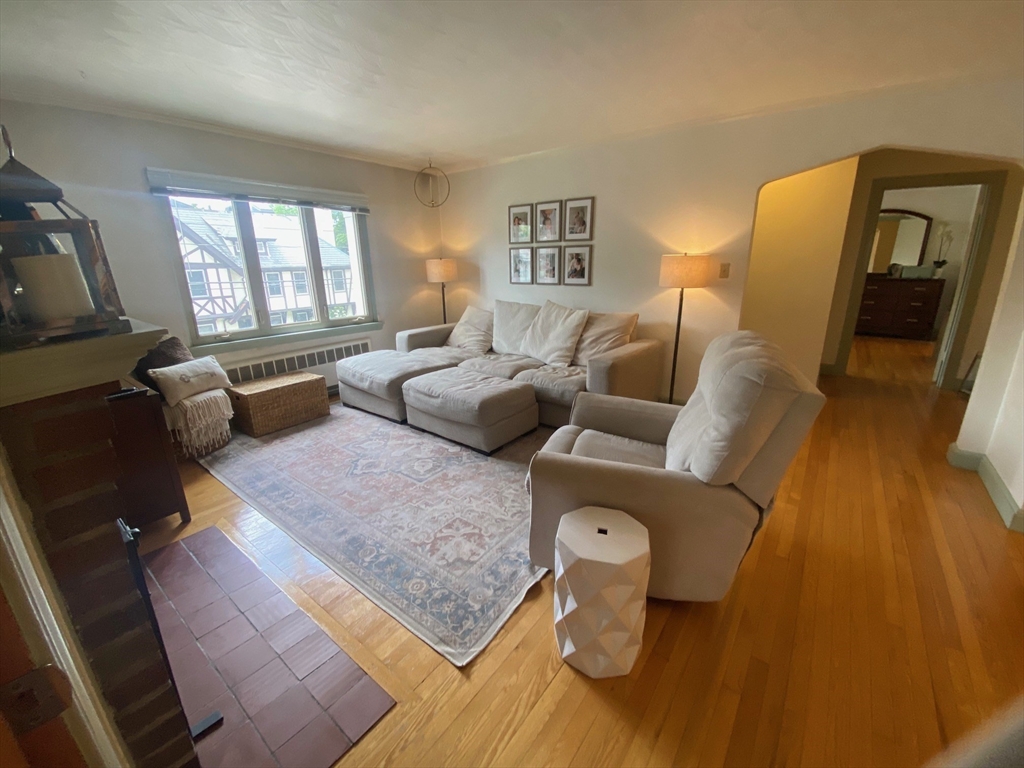 275 Tappan St, Brookline, Massachusetts, 4 Bedrooms Bedrooms, 8 Rooms Rooms,2 BathroomsBathrooms,Residential Lease,For Rent,Tappan St,73461070