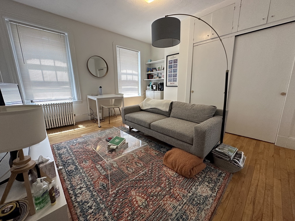 62 Phillips St., Boston, Massachusetts, 1 Bedroom Bedrooms, 3 Rooms Rooms,1 BathroomBathrooms,Residential Lease,For Rent,Phillips St.,73490489