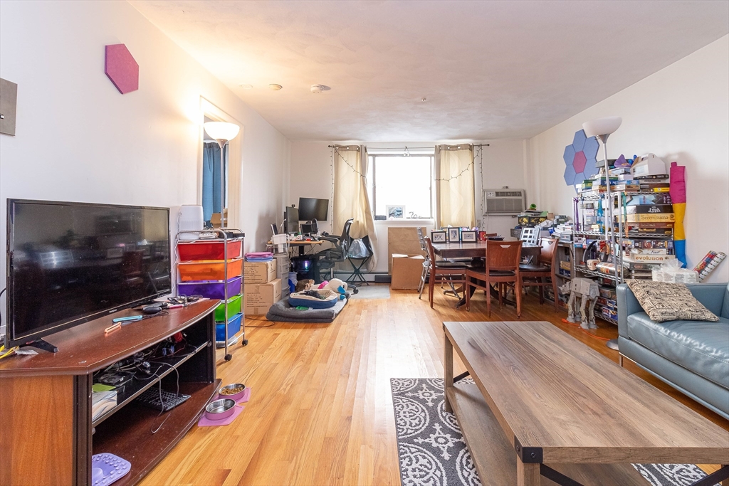 25 Linden Ave, Somerville, Massachusetts, 1 Bedroom Bedrooms, 4 Rooms Rooms,1 BathroomBathrooms,Residential Lease,For Rent,Linden Ave,73495913