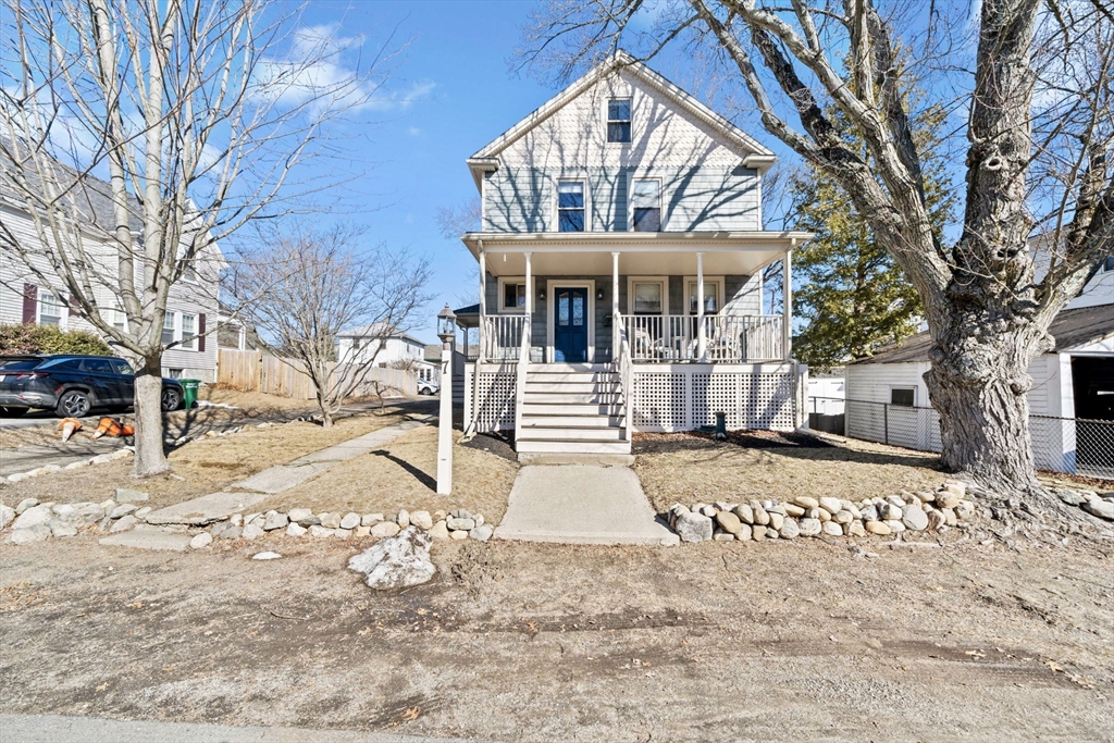 7 Sweetser Ave, Reading, Massachusetts, 3 Bedrooms Bedrooms, 7 Rooms Rooms,2 BathroomsBathrooms,Residential Lease,For Rent,Sweetser Ave,73494445