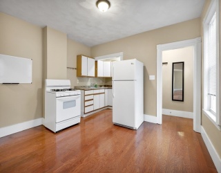 199 Beacon St, Somerville, Massachusetts, 4 Bedrooms Bedrooms, 9 Rooms Rooms,1 BathroomBathrooms,Residential Lease,For Rent,Beacon St,73495937