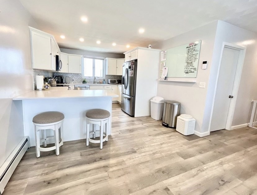 30 White Street, Taunton, Massachusetts, 3 Bedrooms Bedrooms, 5 Rooms Rooms,1 BathroomBathrooms,Residential Lease,For Rent,White Street,73495995