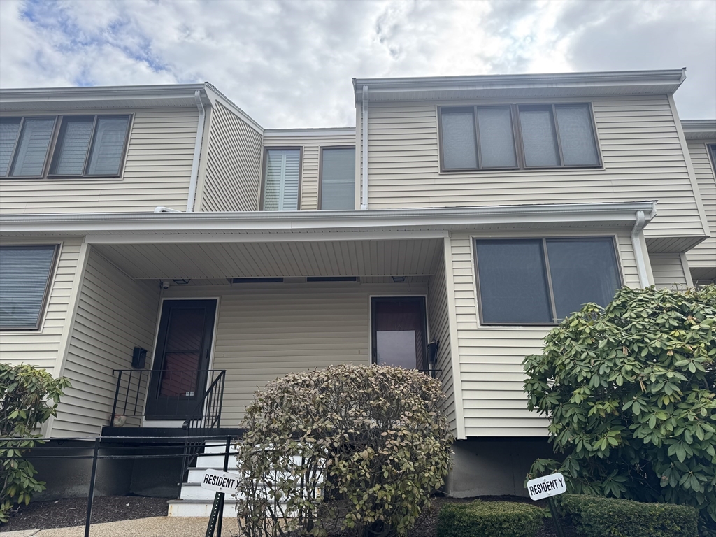 909 Pleasant St., Weymouth, Massachusetts, 3 Bedrooms Bedrooms, 7 Rooms Rooms,1.5 BathroomsBathrooms,Residential Lease,For Rent,Pleasant St.,73495974