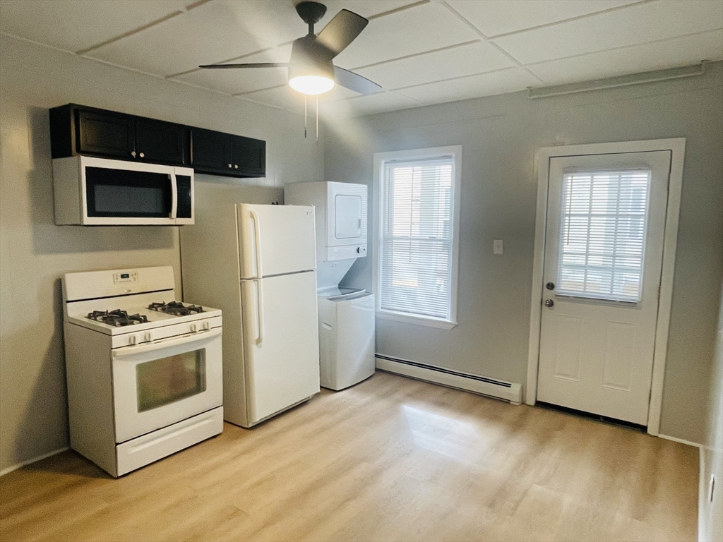 81 Richards Ave, North Attleboro, Massachusetts, 1 Bedroom Bedrooms, 4 Rooms Rooms,1 BathroomBathrooms,Residential Lease,For Rent,Richards Ave,73495997