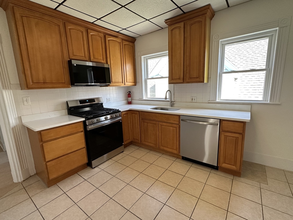 23 Tower St, Boston, Massachusetts, 3 Bedrooms Bedrooms, 7 Rooms Rooms,1 BathroomBathrooms,Residential Lease,For Rent,Tower St,73496001