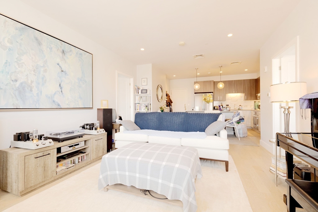 50 Symphony Rd, Boston, Massachusetts, 2 Bedrooms Bedrooms, 4 Rooms Rooms,2 BathroomsBathrooms,Residential Lease,For Rent,Symphony Rd,73495950