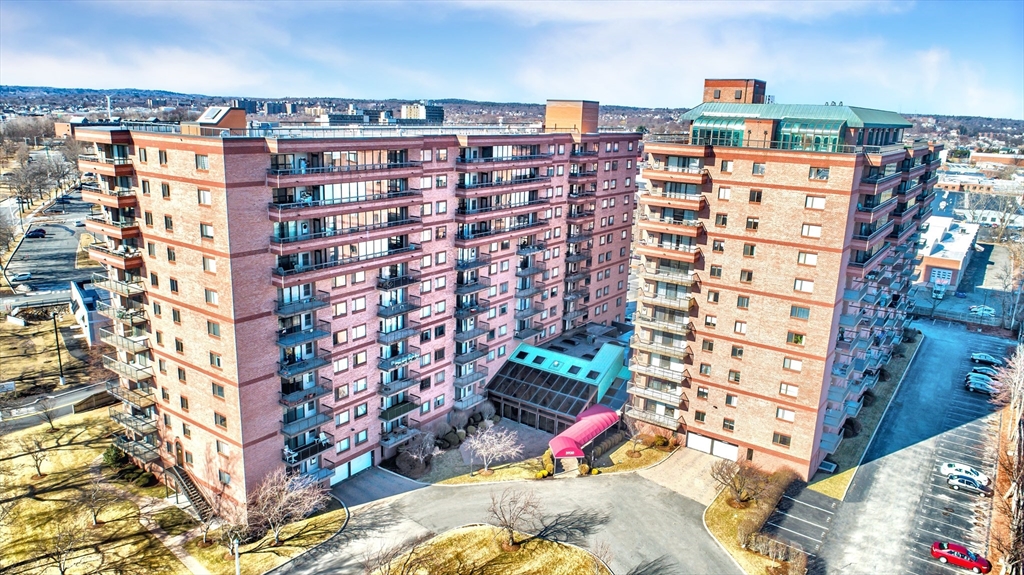3920 Mystic Valley Pkwy, Medford, Massachusetts, 2 Bedrooms Bedrooms, 5 Rooms Rooms,2 BathroomsBathrooms,Residential Lease,For Rent,Mystic Valley Pkwy,73480644
