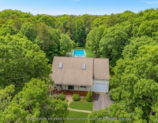 98 Sandwich Rd, Falmouth, Massachusetts, 3 Bedrooms Bedrooms, 8 Rooms Rooms,2 BathroomsBathrooms,Residential,For Sale,Sandwich Rd,73496040