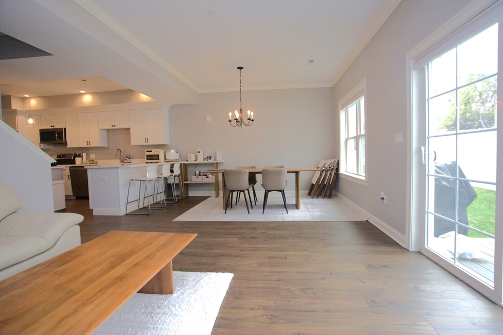 876 Washington St, Norwood, Massachusetts, 2 Bedrooms Bedrooms, 7 Rooms Rooms,2.5 BathroomsBathrooms,Residential Lease,For Rent,Washington St,73496051