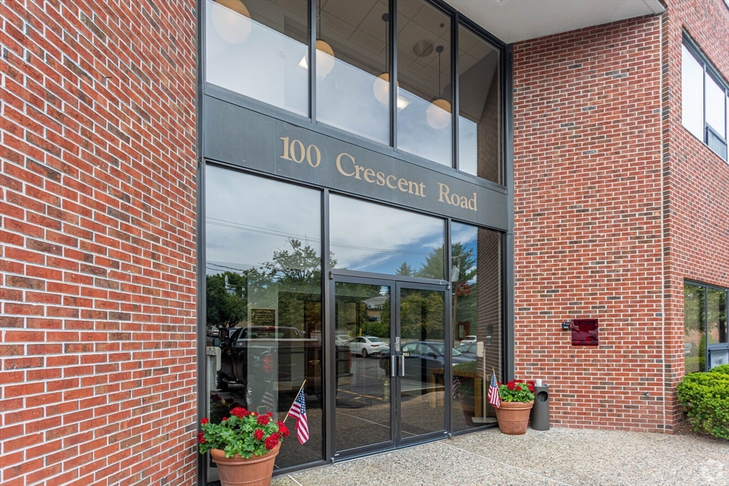 100 Crescent Road, Needham, Massachusetts, ,Commercial Lease,For Rent,Crescent Road,73496063