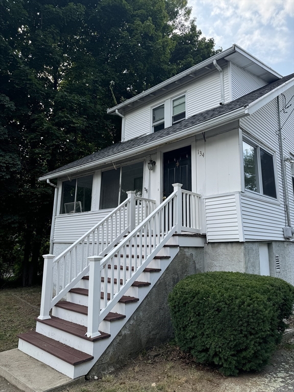 134 Sherman St, Quincy, Massachusetts, 2 Bedrooms Bedrooms, 5 Rooms Rooms,1 BathroomBathrooms,Residential,For Sale,Sherman St,73496089
