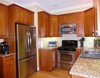 25 Hastings Ave, Waltham, Massachusetts, 3 Bedrooms Bedrooms, 8 Rooms Rooms,2.5 BathroomsBathrooms,Residential Lease,For Rent,Hastings Ave,73496104