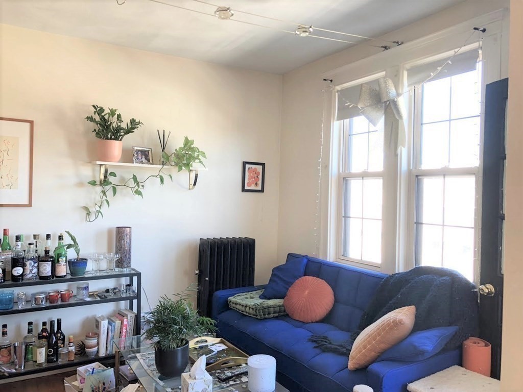 120 Glenville Ave., Boston, Massachusetts, 2 Bedrooms Bedrooms, 4 Rooms Rooms,1 BathroomBathrooms,Residential Lease,For Rent,Glenville Ave.,73496112