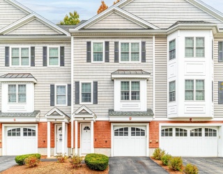 1975 Middlesex Street, Lowell, Massachusetts, 2 Bedrooms Bedrooms, 6 Rooms Rooms,1.5 BathroomsBathrooms,Residential,For Sale,Middlesex Street,73496124