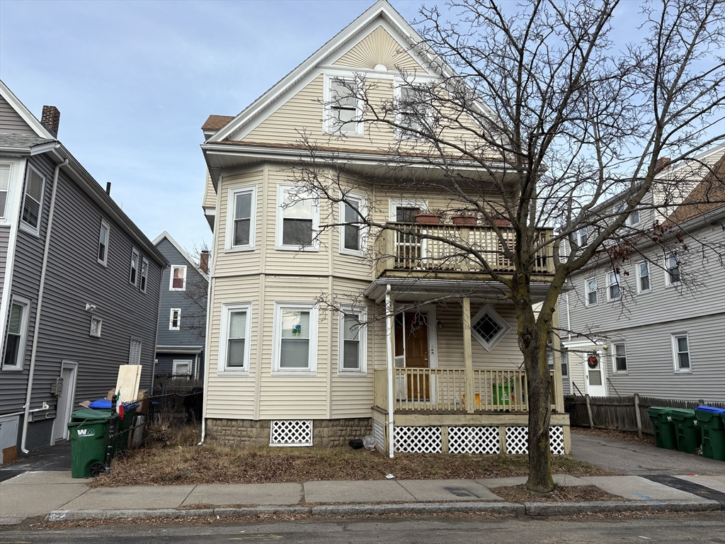 16 Hale Avenue, Medford, Massachusetts, 5 Bedrooms Bedrooms, 11 Rooms Rooms,2 BathroomsBathrooms,Residential Income,For Sale,Hale Avenue,73496147