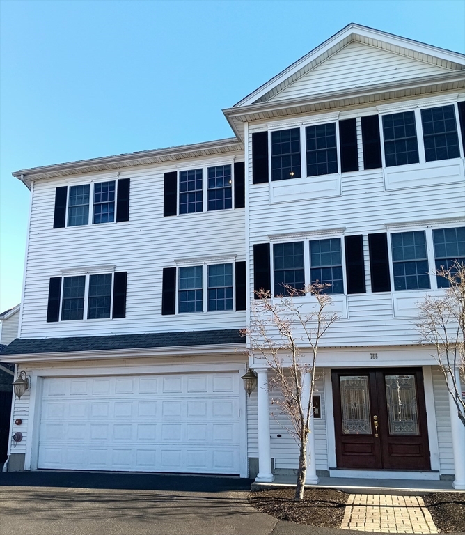 756 Moody St., Waltham, Massachusetts, 2 Bedrooms Bedrooms, 4 Rooms Rooms,1 BathroomBathrooms,Residential Lease,For Rent,Moody St.,73475987