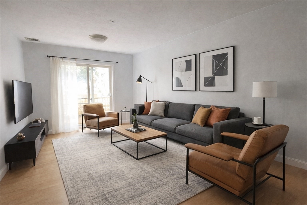 111 West 8th Street, Boston, Massachusetts, 3 Bedrooms Bedrooms, 5 Rooms Rooms,2 BathroomsBathrooms,Residential Lease,For Rent,West 8th Street,73479408
