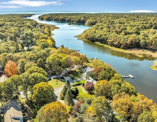 73 Ennsbrook Drive, Falmouth, Massachusetts, 3 Bedrooms Bedrooms, 6 Rooms Rooms,2 BathroomsBathrooms,Residential,For Sale,Ennsbrook Drive,73496207