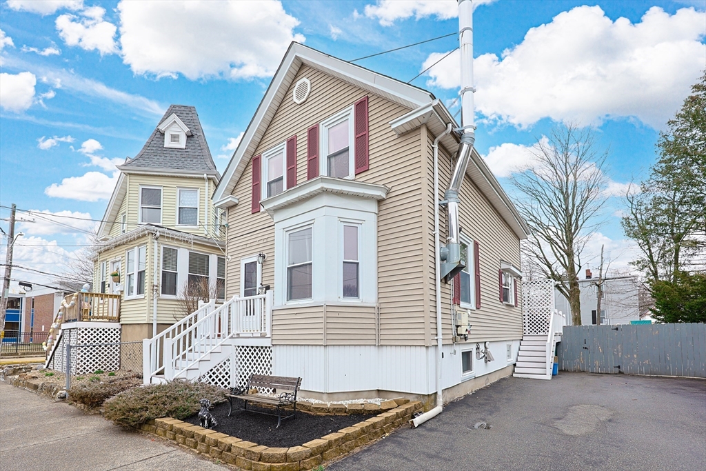 4 Webster St, Lynn, Massachusetts, 3 Bedrooms Bedrooms, 5 Rooms Rooms,1 BathroomBathrooms,Residential,For Sale,Webster St,73496213