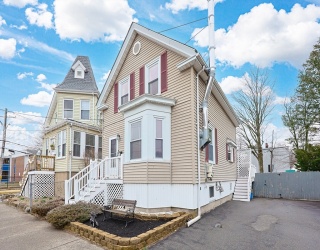4 Webster St, Lynn, Massachusetts, 3 Bedrooms Bedrooms, 5 Rooms Rooms,1 BathroomBathrooms,Residential,For Sale,Webster St,73496213