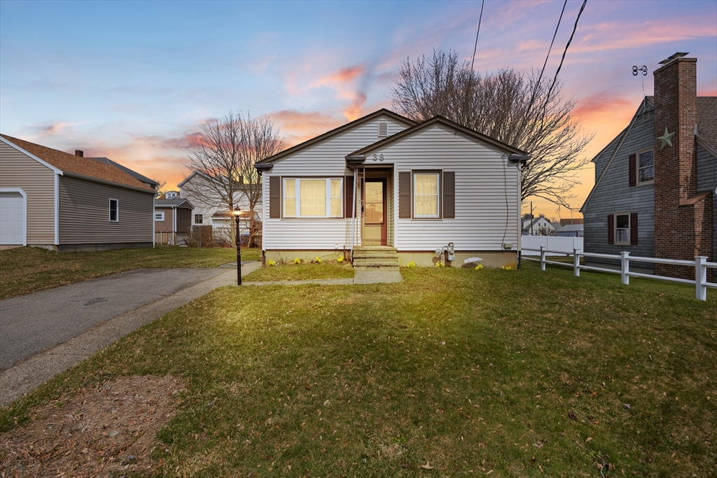 38 Second St, Somerset, Massachusetts, 2 Bedrooms Bedrooms, 4 Rooms Rooms,1 BathroomBathrooms,Residential,For Sale,Second St,73494372