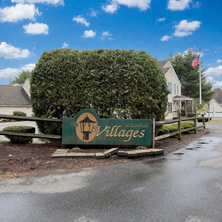 48 Castlegate Dr, Springfield, Massachusetts, 2 Bedrooms Bedrooms, 5 Rooms Rooms,1.5 BathroomsBathrooms,Residential,For Sale,Castlegate Dr,73496206