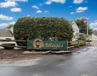 48 Castlegate Dr, Springfield, Massachusetts, 2 Bedrooms Bedrooms, 5 Rooms Rooms,1.5 BathroomsBathrooms,Residential,For Sale,Castlegate Dr,73496206