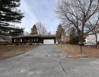 15 Harmon Ave, East Longmeadow, Massachusetts, 3 Bedrooms Bedrooms, 5 Rooms Rooms,3 BathroomsBathrooms,Residential,For Sale,Harmon Ave,73488414