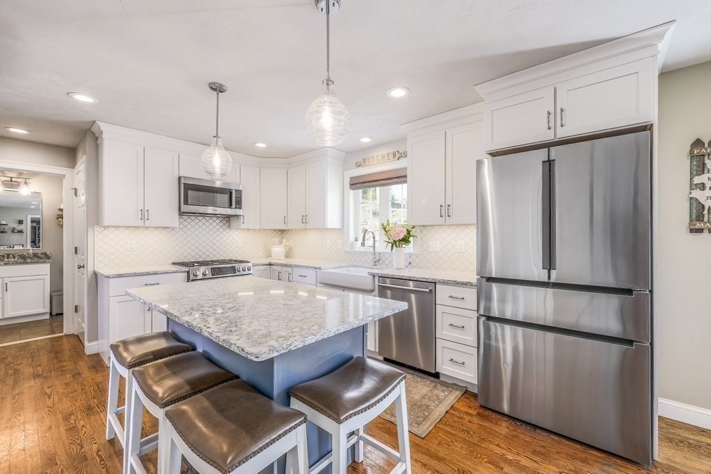 51 Woodside Avenue, Rutland, Massachusetts, 3 Bedrooms Bedrooms, 8 Rooms Rooms,2.5 BathroomsBathrooms,Residential,For Sale,Woodside Avenue,73495795