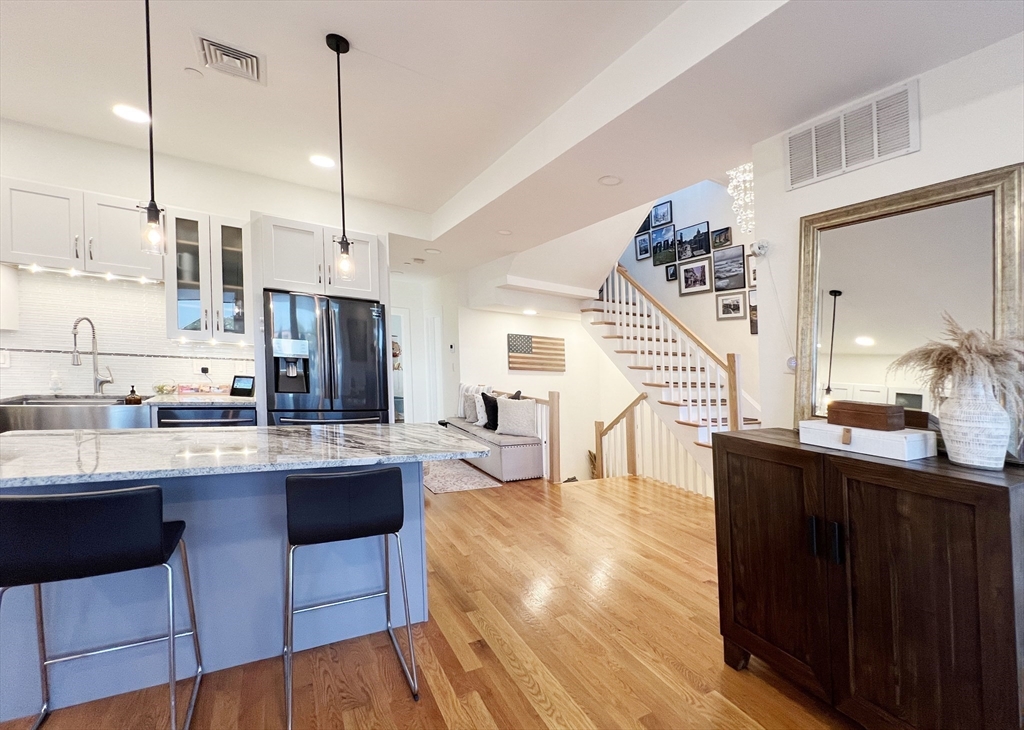 46 Geneva Street, Boston, Massachusetts, 2 Bedrooms Bedrooms, 5 Rooms Rooms,2 BathroomsBathrooms,Residential Lease,For Rent,Geneva Street,73496161