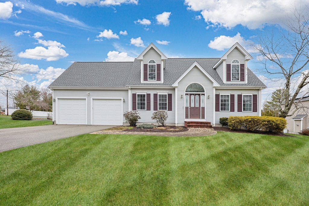 147 Commonwealth Ave, Attleboro, Massachusetts, 3 Bedrooms Bedrooms, 7 Rooms Rooms,2.5 BathroomsBathrooms,Residential,For Sale,Commonwealth Ave,73496173