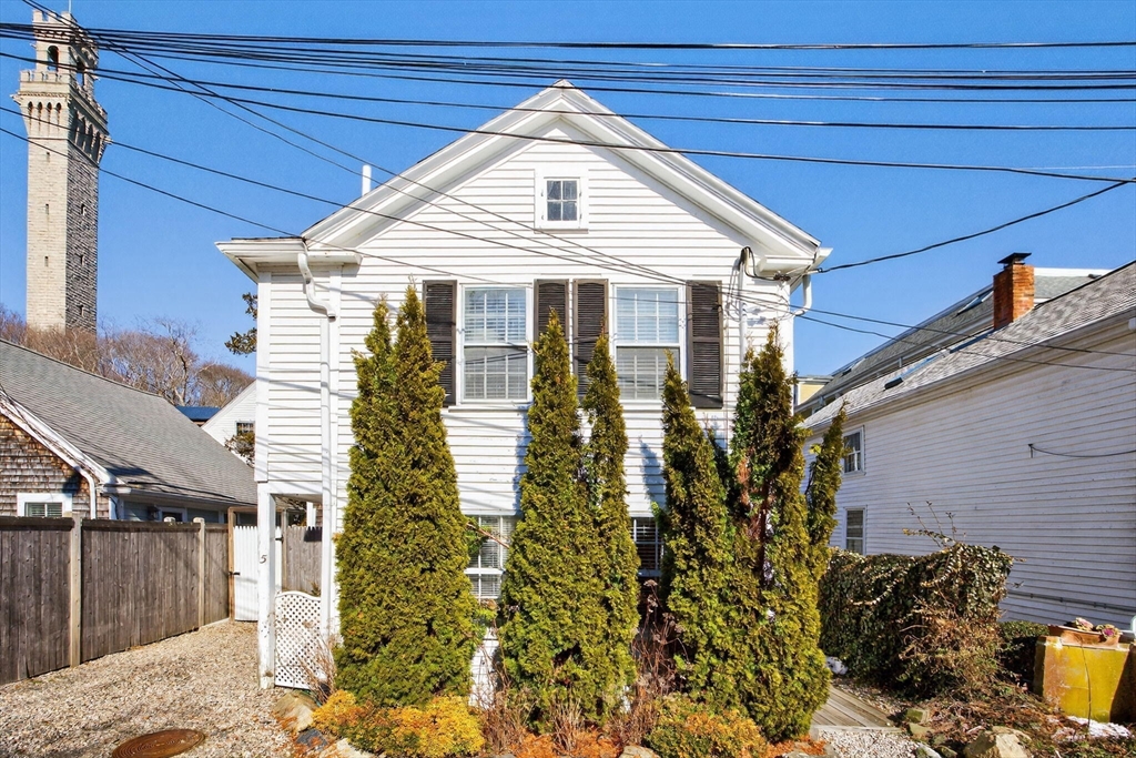 5 Webster Place, Provincetown, Massachusetts, 2 Bedrooms Bedrooms, 6 Rooms Rooms,2.5 BathroomsBathrooms,Residential,For Sale,Webster Place,73496174