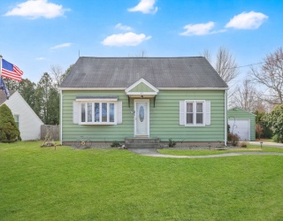 47 Ravenwood St, Springfield, Massachusetts, 4 Bedrooms Bedrooms, 7 Rooms Rooms,1.5 BathroomsBathrooms,Residential,For Sale,Ravenwood St,73496177